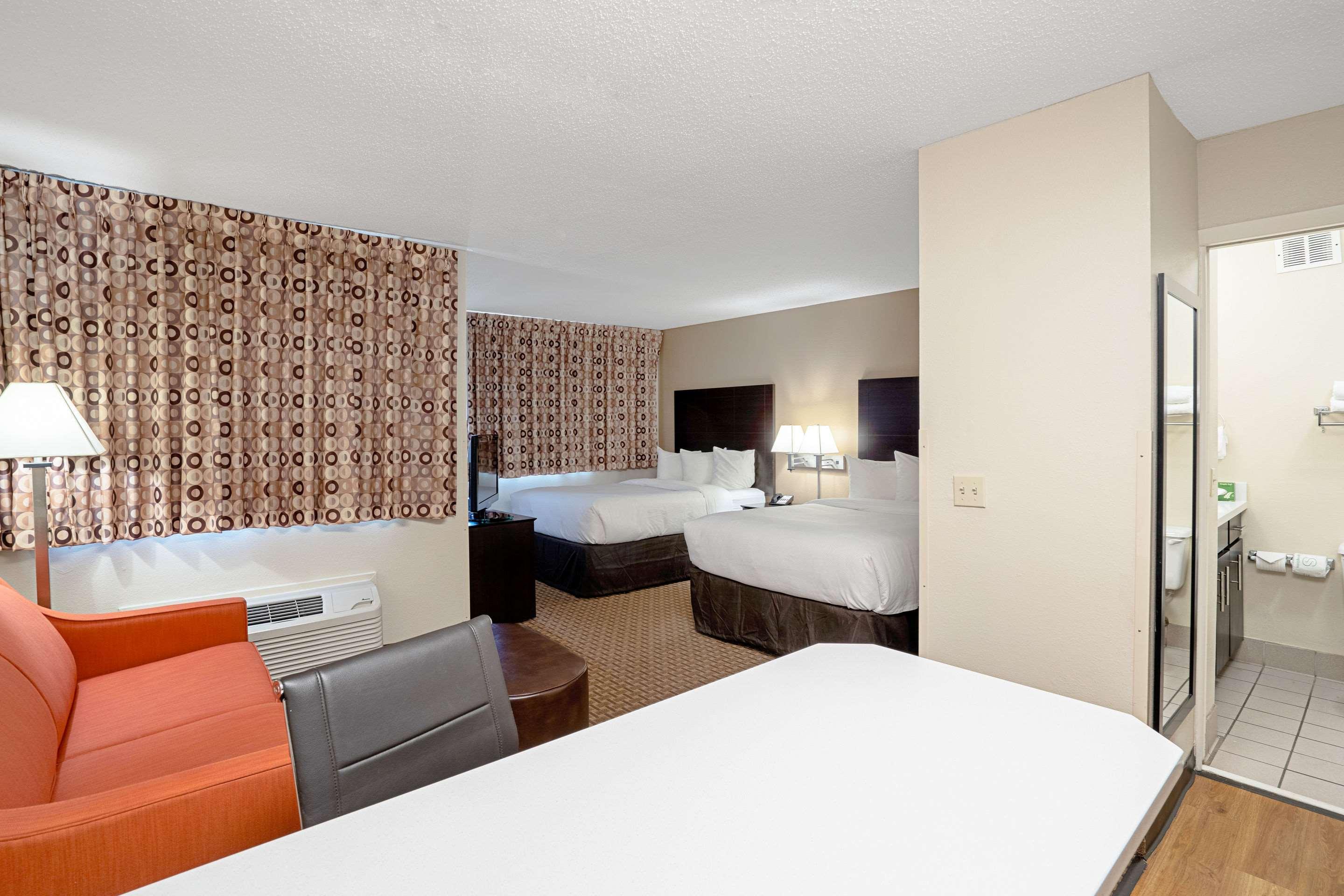 Hotel Mainstay Hamilton Place 3*
