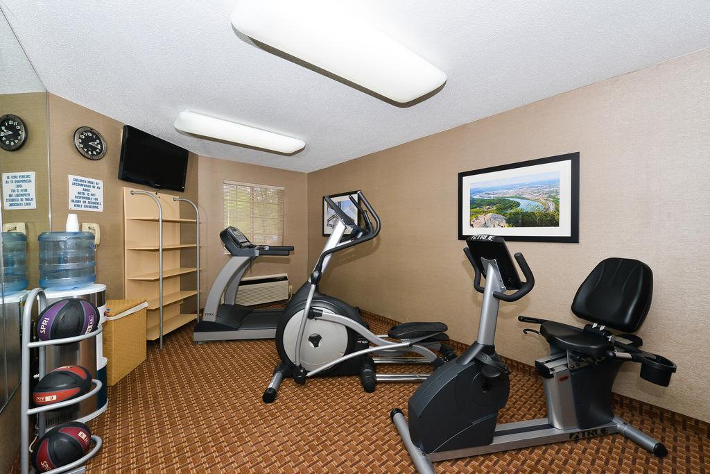Mainstay Hamilton Place 3*
