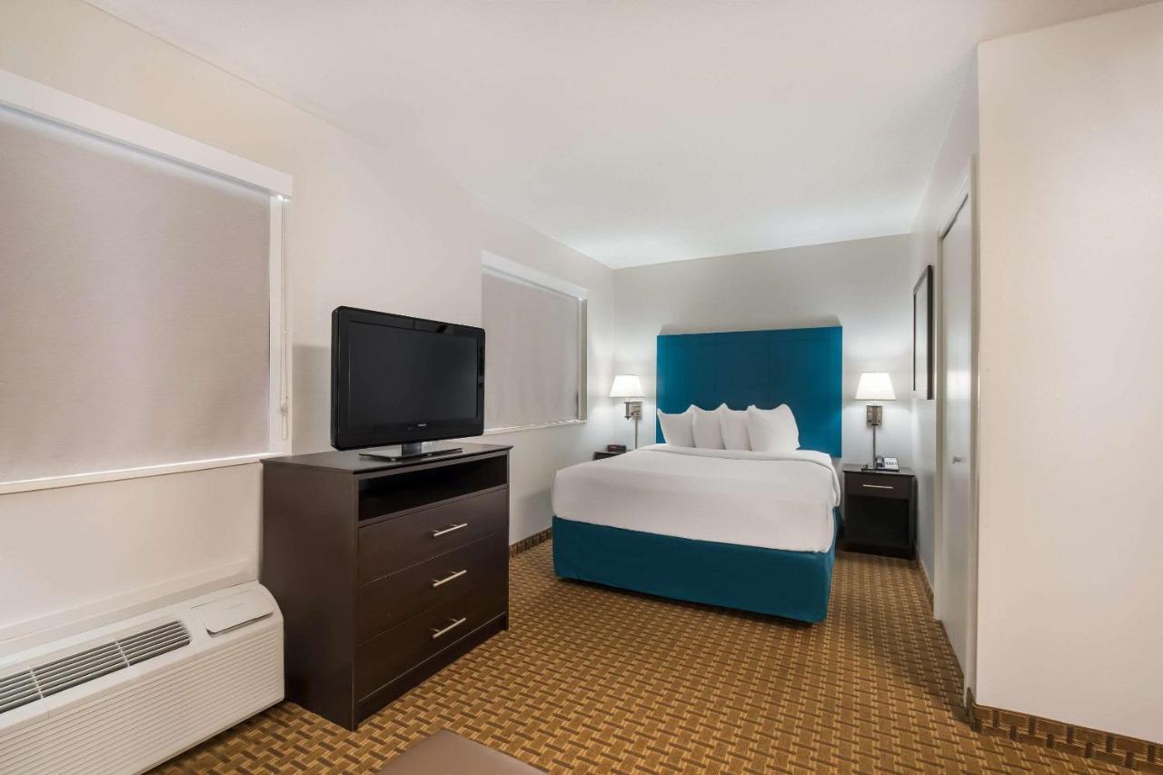 Mainstay Hamilton Place Hotel
