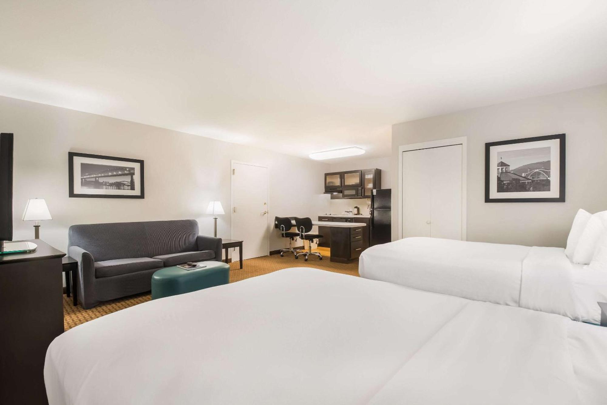 Mainstay Hamilton Place Hotel 3*